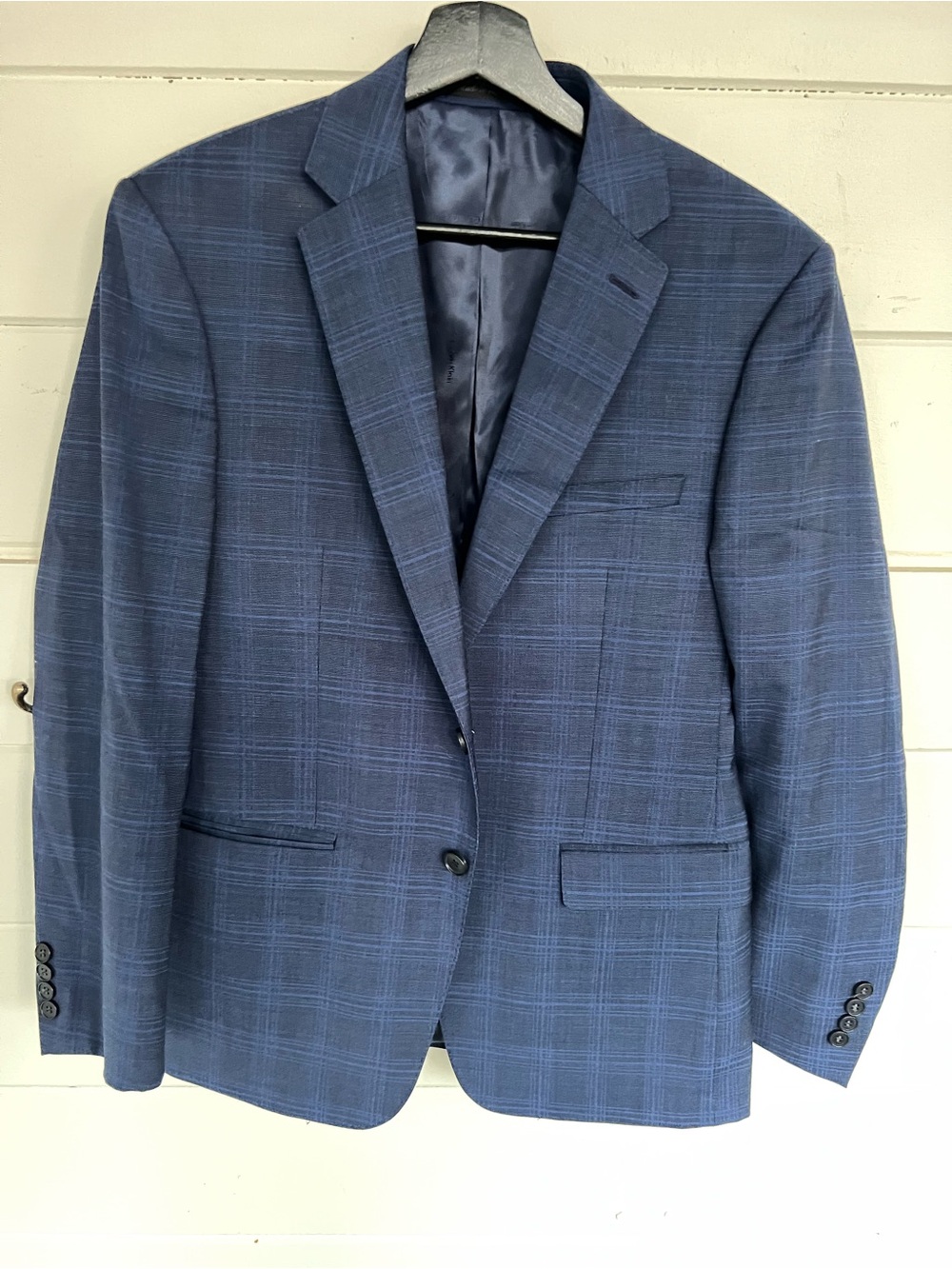 Men's Slim-Fit Wool-Blend Plaid Suit Jacket. 40S